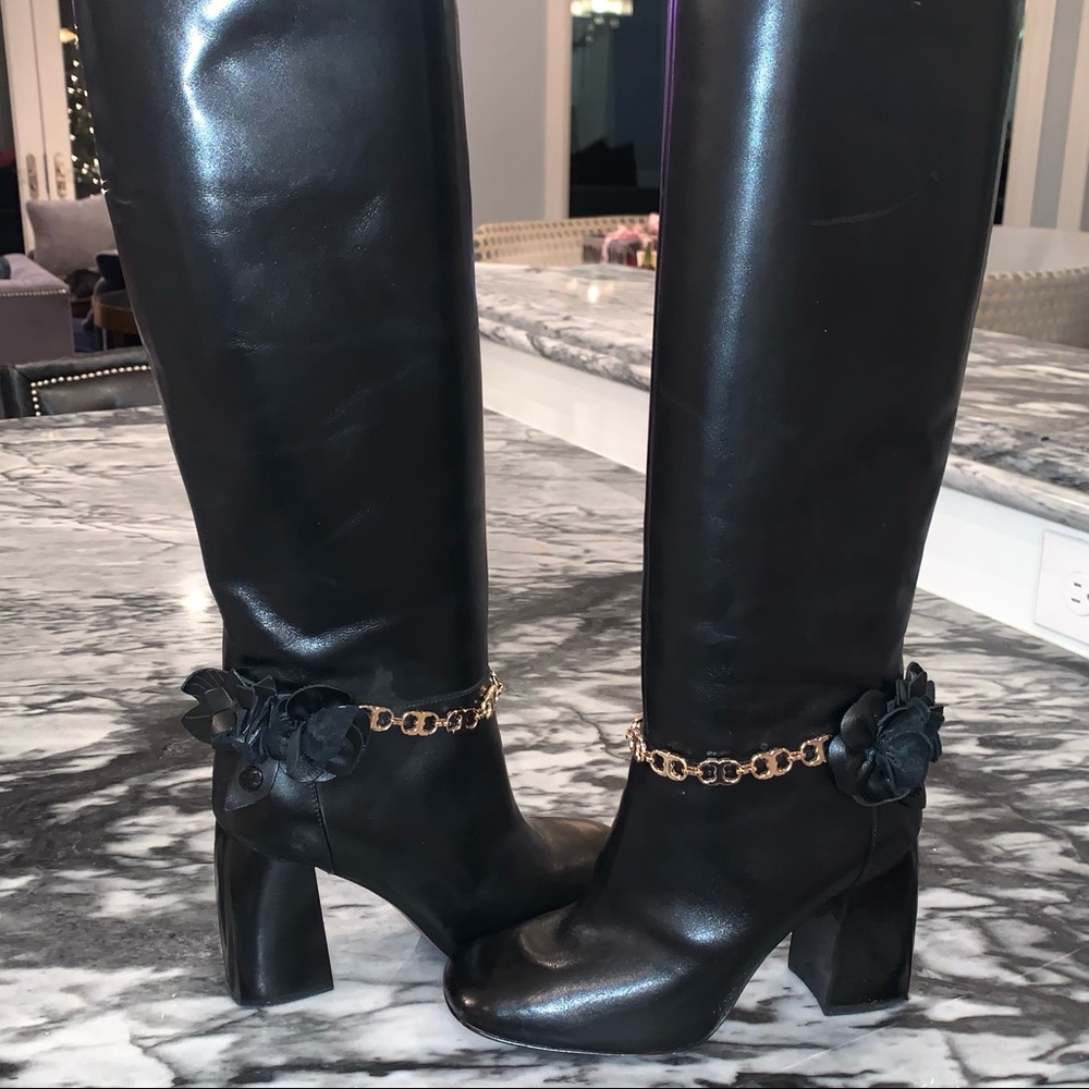 Tory Burch high healed leather boots in mint condition
